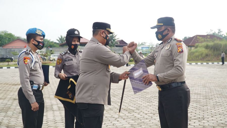 Ungkap Kasus TP Narkotika 11 Petugas Pos Cek Poin PPKM Level 4 Dapatkan Reward Dari Kapolres