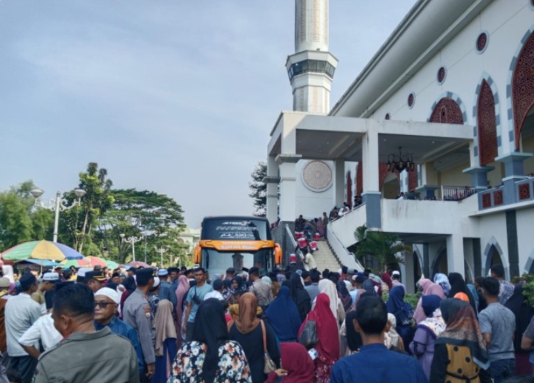 360 JCH Rohul Berangkat Menuju Tanah Suci