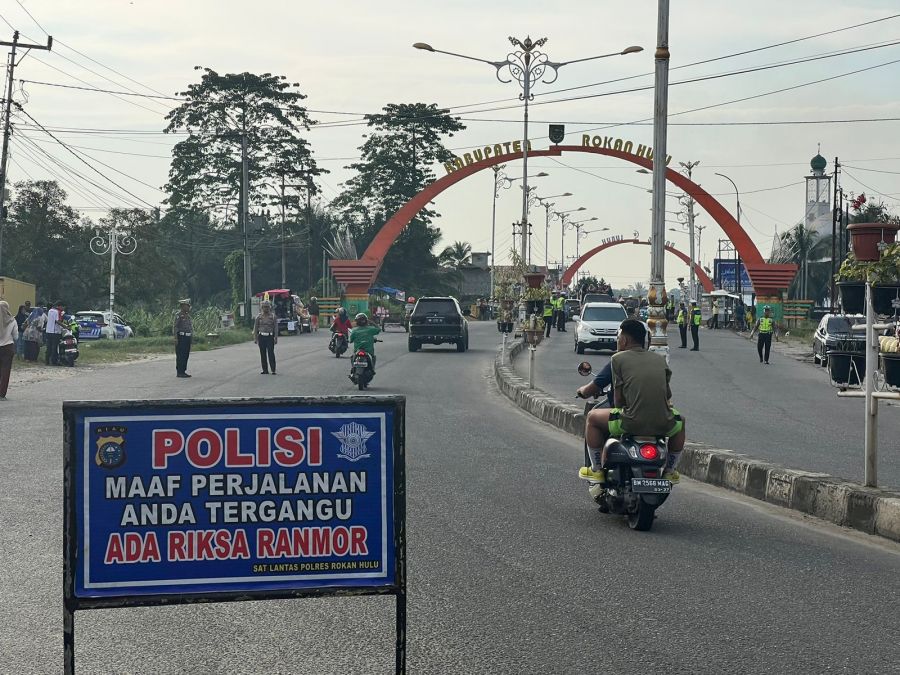 AKP Akhmad Kasat Lantas Rohul Mengadakan Kegiatan Penegakan Hukum Secara Stasioner dan Hunting