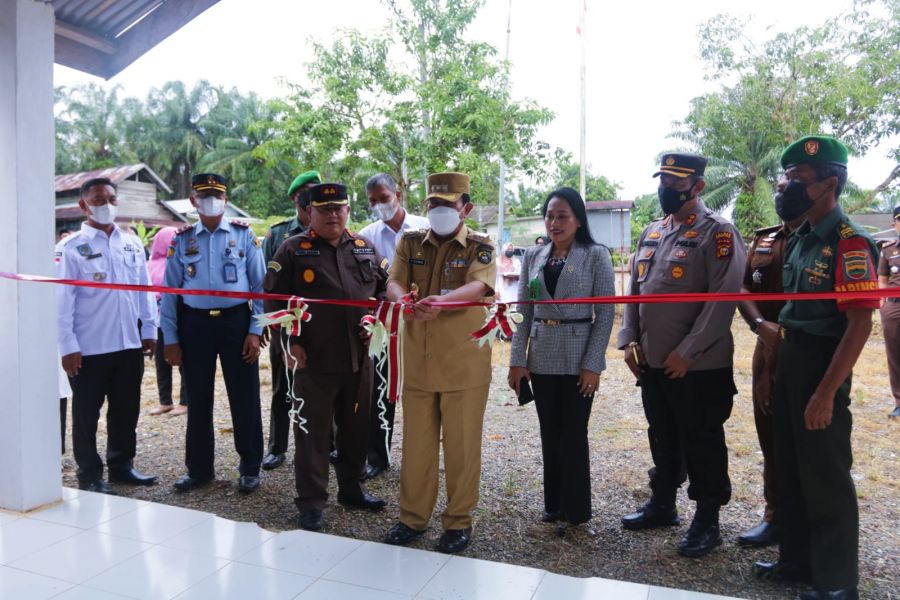 Bukti Nyata Kiprah Kejari Rohul Luncurkan Rumah RJ di Desa Pasir Baru Diapresiasi Bupati