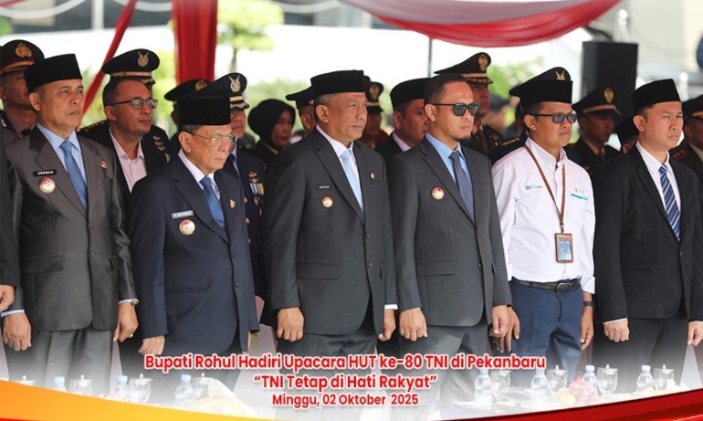 Bupati Rohul Hadiri Upacara HUT ke-80 TNI di Pekanbaru