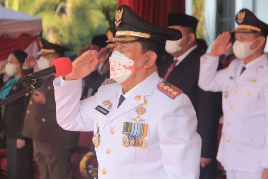 Bupati Rokan Hulu H Sukiman Bertindak Langsung Selaku Inspektur Upacara HUT RI ke 77