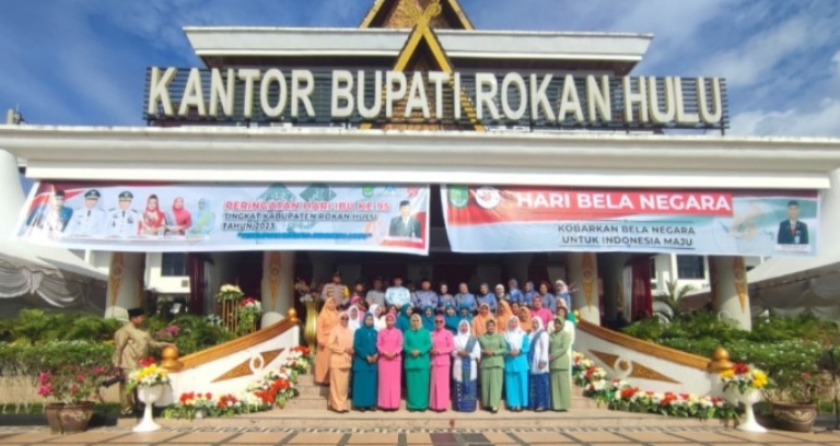 Bupati Sukiman Pimpin Upacara Peringatan Hari Ibu dan Hari Bela Negara
