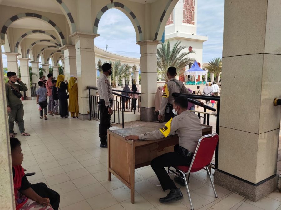 Cegah Kerumunan, Personil Polsek Rambah Patroli Dan Awasi Objek Wisata