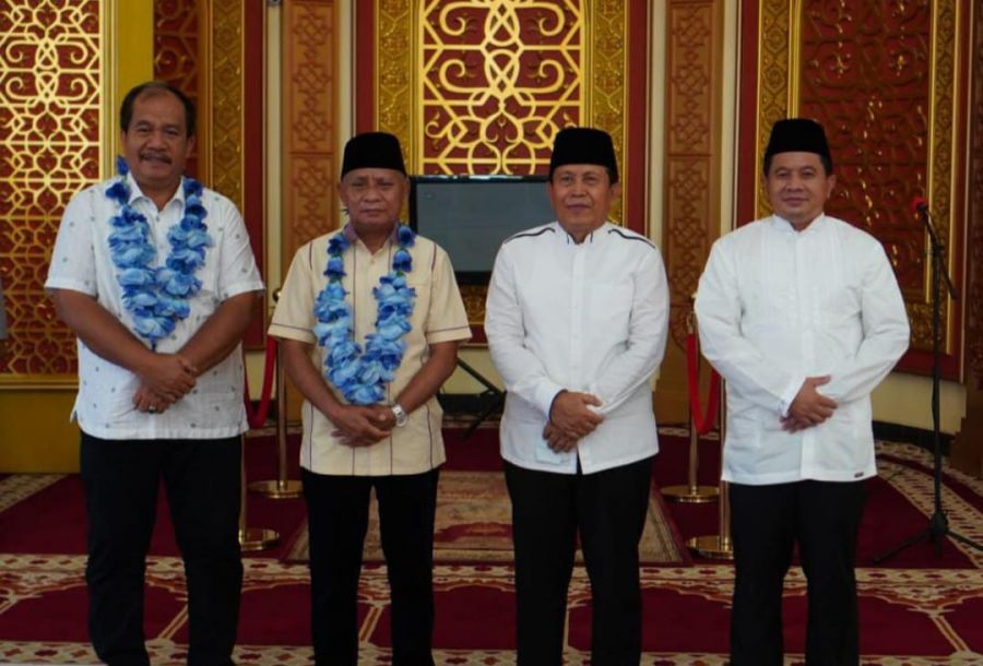 Disambut Bupati Sukiman, Bupati Asahan Lepas Hajat Sholat di Masjid Agung Islamic Center Rohul