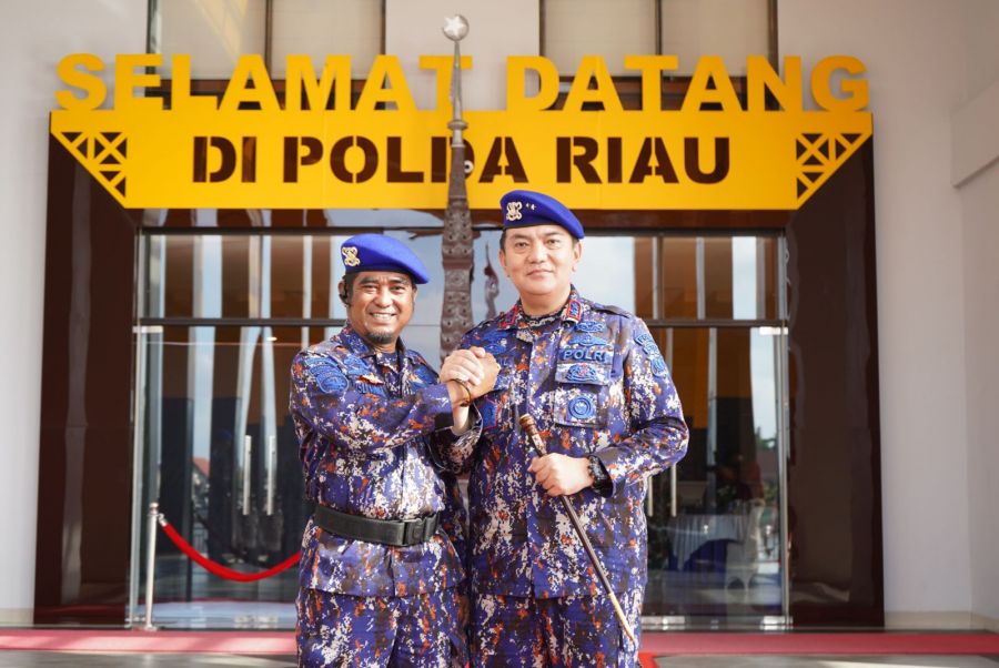 H.T. Rusli Ahmad Diangkat Menjadi Bapak Asuh Polairud Polda Riau