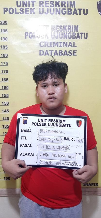 Kantongi Pil Ekstasi Seorang Pria Dibawa Unit Reskrim Polsek Ujung Batu