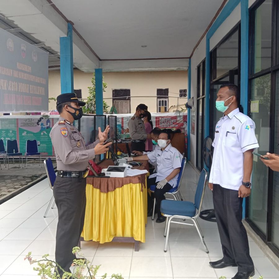Kasat Binmas Polres Rohul Pantau Langsung Kegiatan Vaksinasi