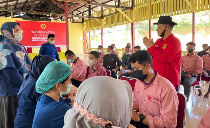 Kejar Target Dosis Kedua, BIN Riau Pusatkan Bagi Santri dan Masyarakat