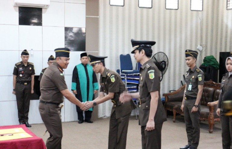 Kejari Rohul Laksanakan Upacara Pelantikan Serta Sertijab 