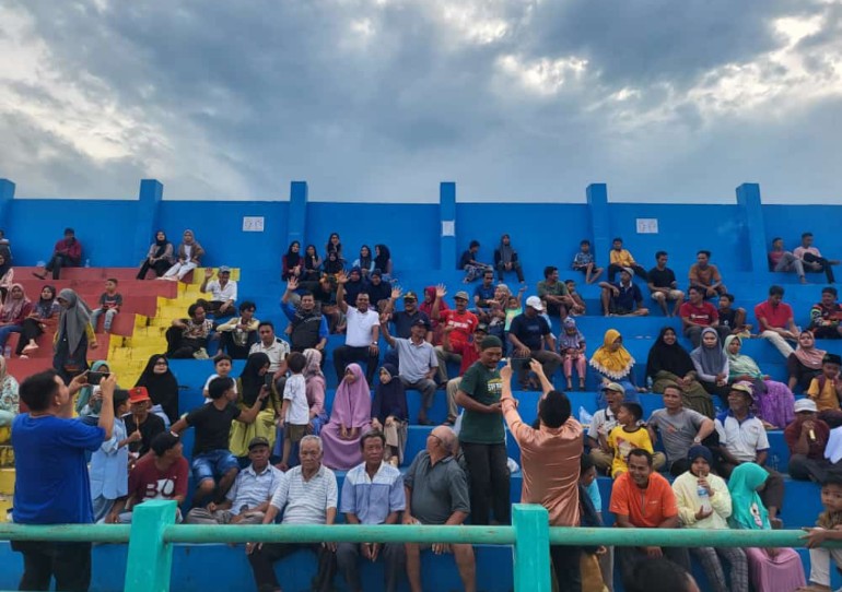 Kelmi Amri Hadiri Acara Pembukaan Tournamen Volly Ball Rambah Muda