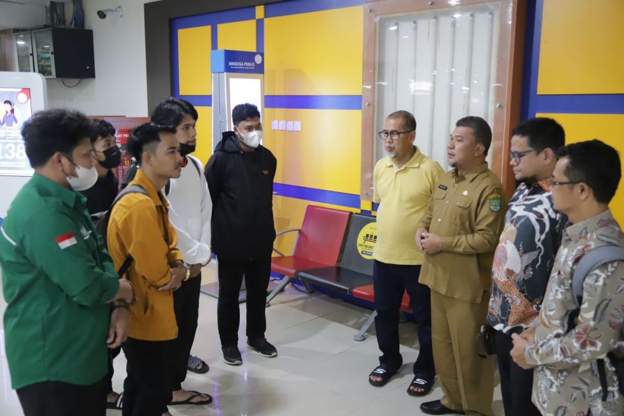 Kepulangan 18 Mahasiswa Rohul dari Sudan, Pemda dan Baznas Bantu Transportasi Pekanbaru ke Rohul