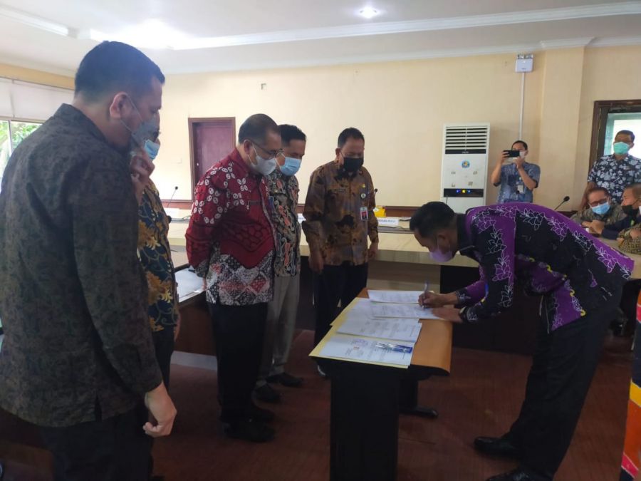 Kominfo Rohul Teken Kerjasama Aplikasi E-Office Bersama Kominfotik Riau