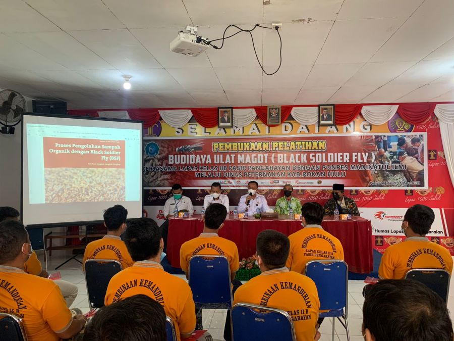 Latih Jiwa Enterprenuer, WBP Dilatih Cara Budidaya Ulat Magot