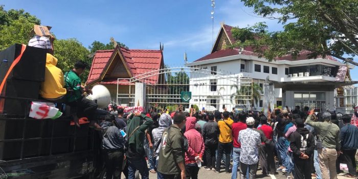 Masyarakat Kota Lama Datangi Kantor Bupati Rohul Tuntut Haknya