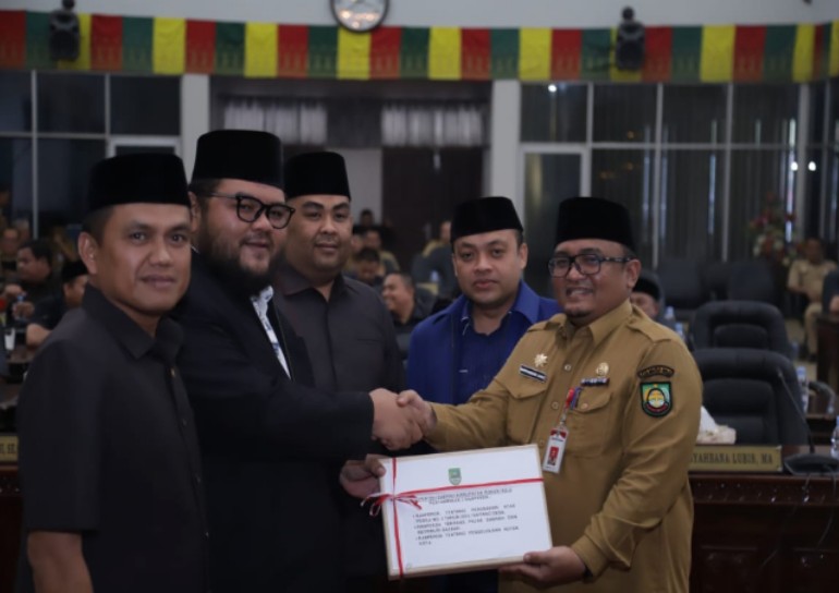 Melalui Rapat Paripurna, Pemkab Sampaikan 3 Raperda