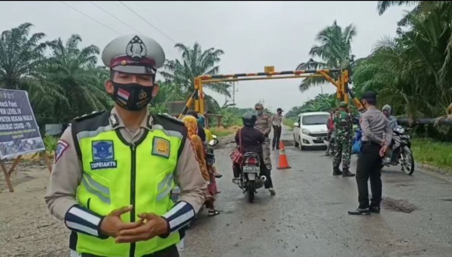 Menekan Mobilitas Kendaraan Polres Rohul Perketat Pengawasan Di 7 Titik Penyekatan