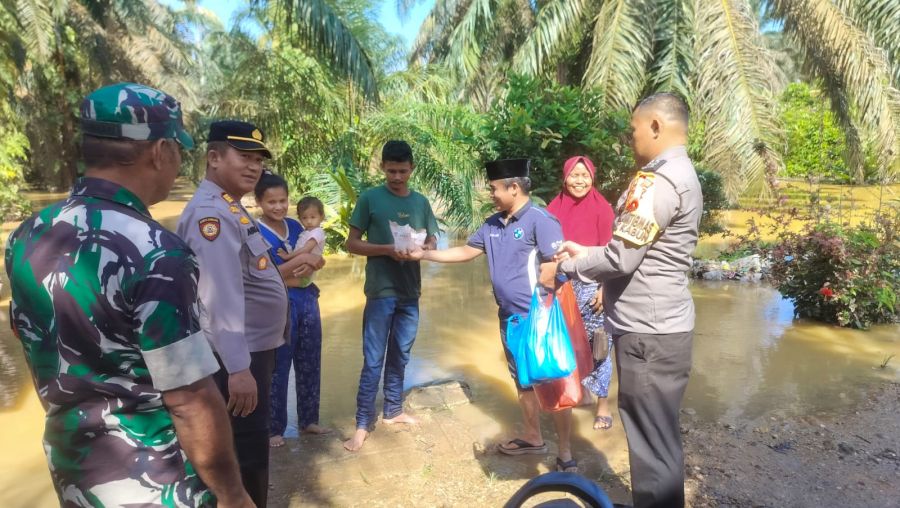 Merakyat, Mohd Aidi Bergerak Cepat Turun Ke Lokasi Banjir 