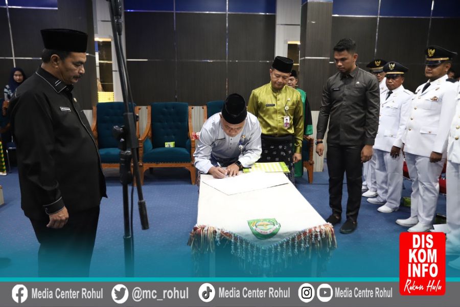 Pelantikan Pejabat Eselon III Di Kantor Bupati Rohul, Termasuk 4 Camat