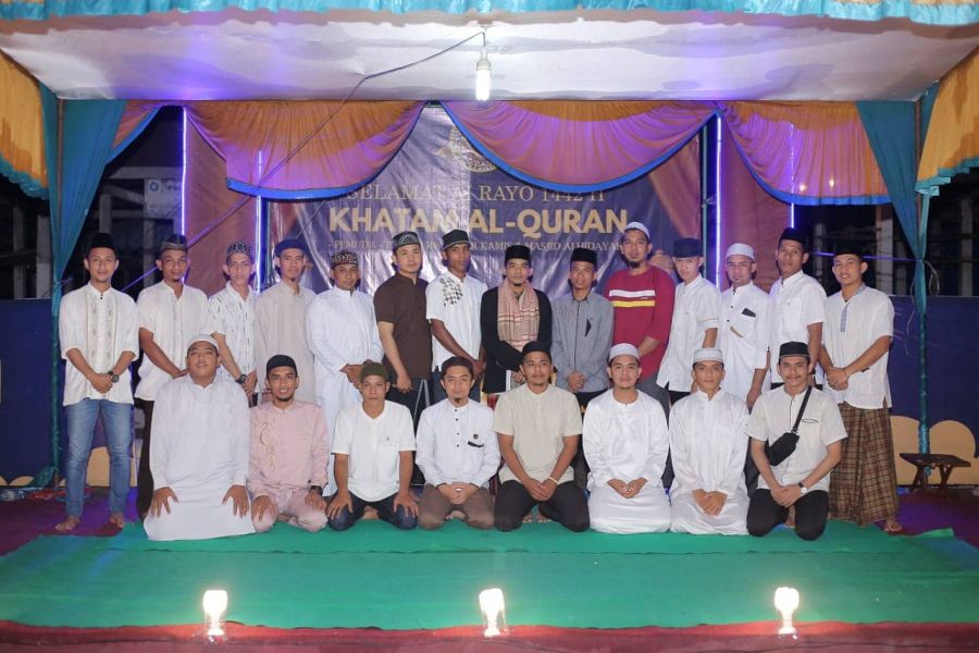 Pemuda Pemudi RWPK Bersama Pengurus Masjid Al-hidayah Sukses Gelar Khatam Al-Quran dan Pawai Takbir