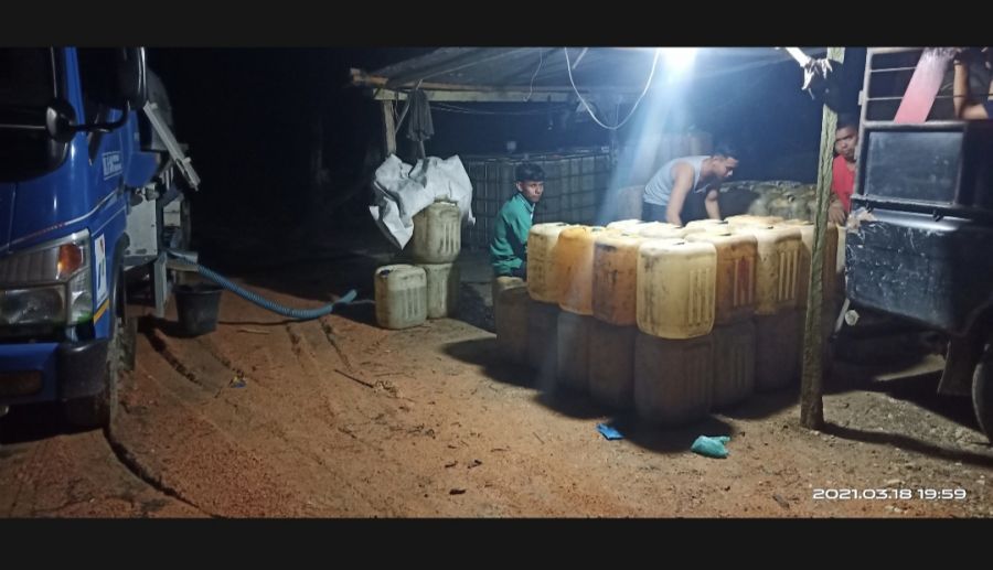 Penimbunan BBM di Mahato,tidak tercium aparat     Rokan Hulu – Praktek penimbunan Bahan Bakar Minyak