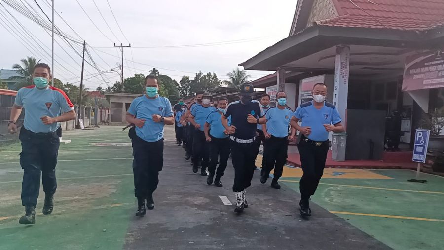 Penuh Semangat, Kalapas dan Jajaran Putari Kampung Sawah