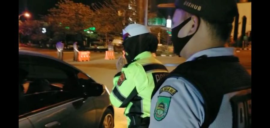 Polres Rohul, Dishub dan Satpol PP Lakukan Penyekatan Dipintu Masuk Kota Pasir Pengaraian