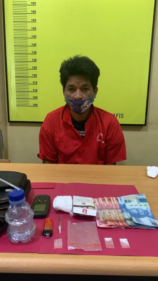 Pria Ini Dikarengkeng Personil Sat Res Narkoba Polres Rohul