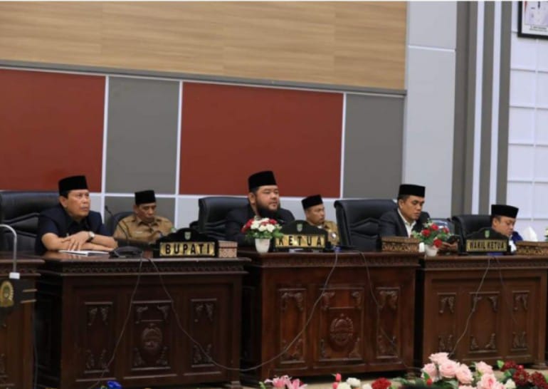 Rapat Paripurna DPRD Rohul Bahas LKPJ Bupati Tahun 2023