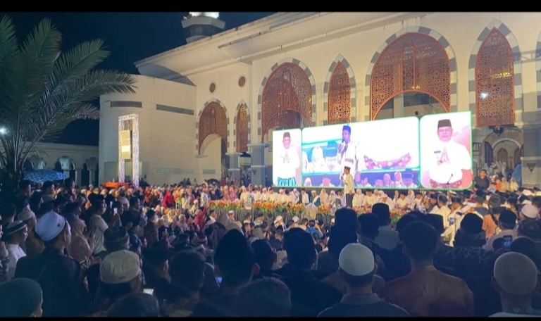 Ribuan Warga Padati Tabligh Akbar HUT ke-26 Rokan Hulu Bersama Ustadz Abdul Somad