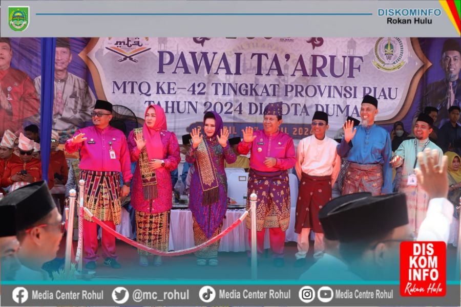 Rokan Hulu Rombongan Pawai yang Ditunggu Masyarakat Dumai Dengan Ragam Aksinya