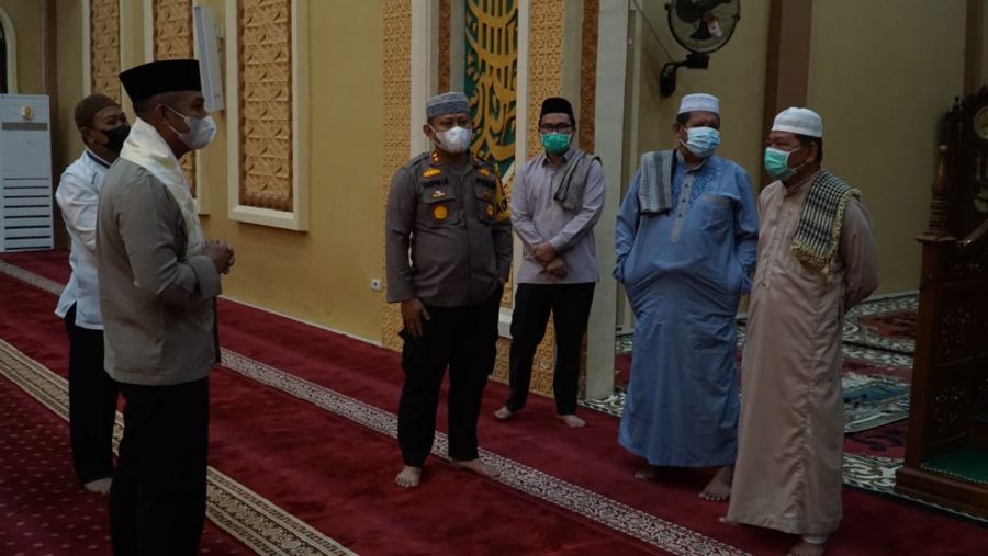 Sambil Silaturahmi Dengan Masyarakat Kunto Darussalam, Kapolres Laksanakan Kegiatan Subuh Keliling