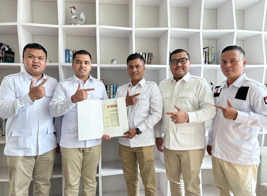 Terima SK, Budiman Lubis Resmi Pimpin DPC Gerindra Rohul