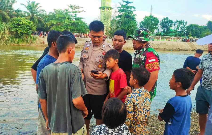 Tim Gabungan Cari Remaja Diduga Terseret Sungai Rokan