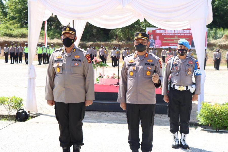Welcome And Farewel Parade Polres Rohul dari Eko Wimpiyanto Hardjito ke Pangucap Priyo Soegito